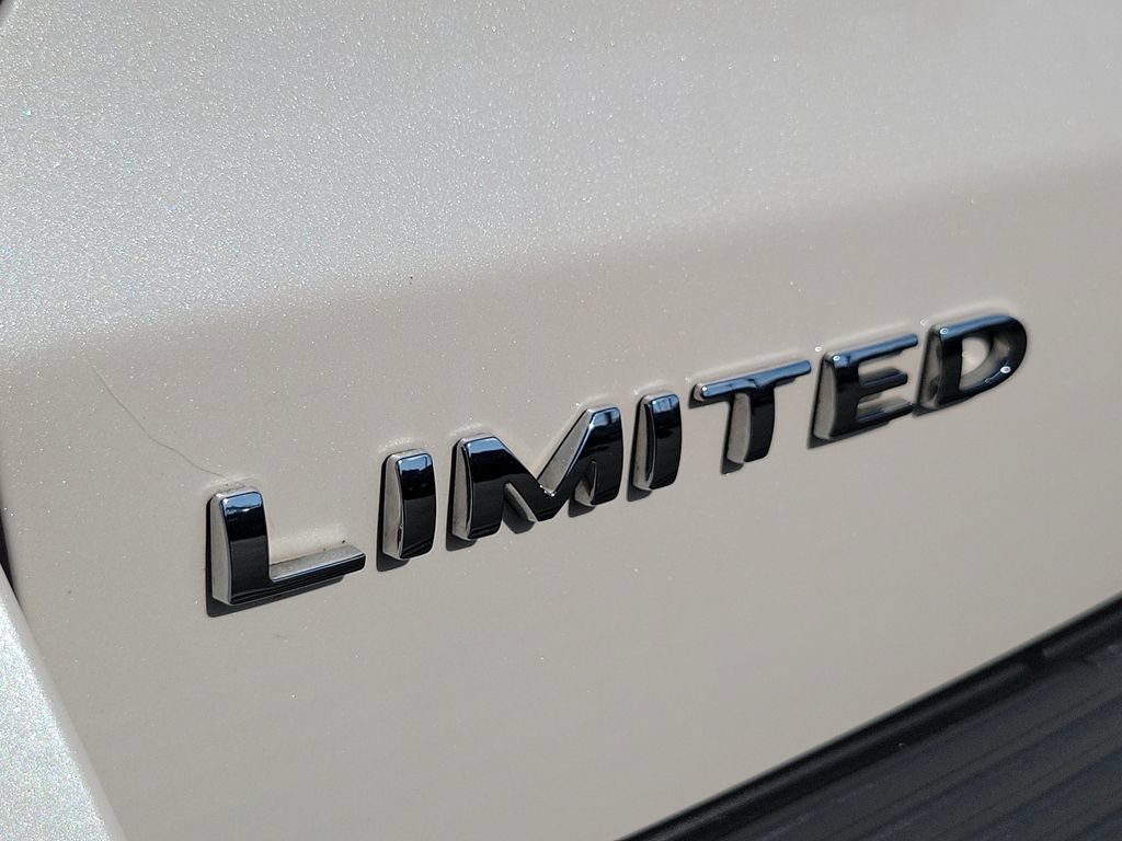 Used 2019 Ford Expedition Limited w/ Equipment Group 302A AWD/4WD image 31