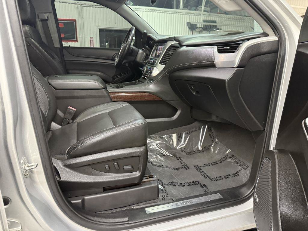 Used 2020 GMC Yukon XL SLT AWD/4WD image 46
