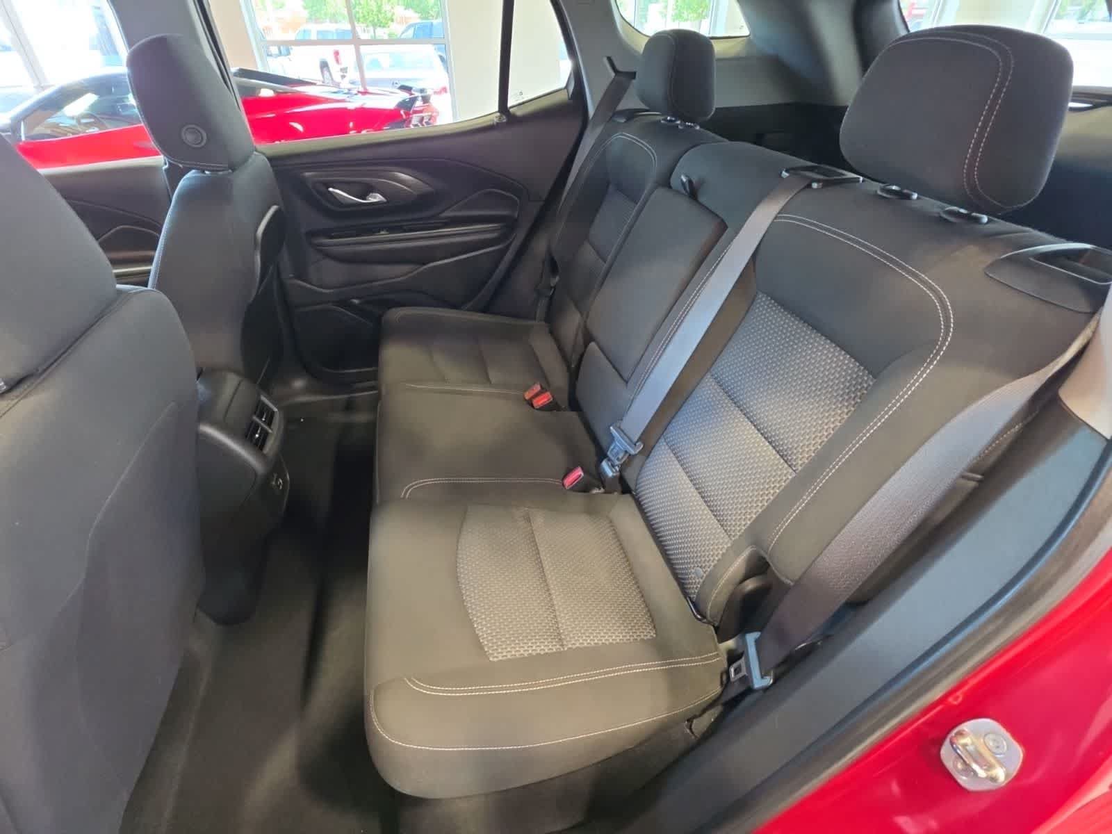 Used 2022 GMC Terrain SLE w/ Driver Convenience Package AWD/4WD image 29