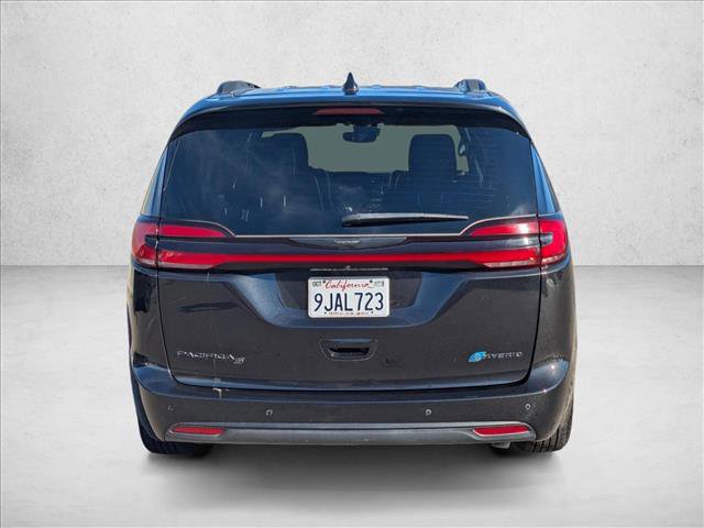 Used 2024 Chrysler Pacifica Premium image 7