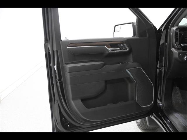 Used 2025 GMC Sierra 1500 SLT image 4