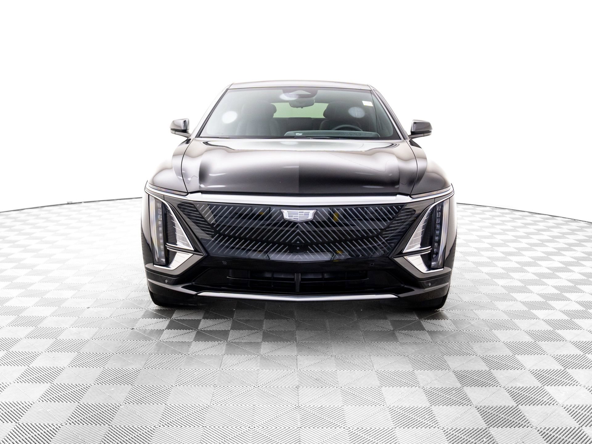 Certified 2025 Cadillac Lyriq Luxury w/ LPO, Floor Liner Package image 2