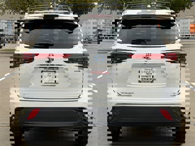 Used 2020 Toyota Highlander XLE image 5