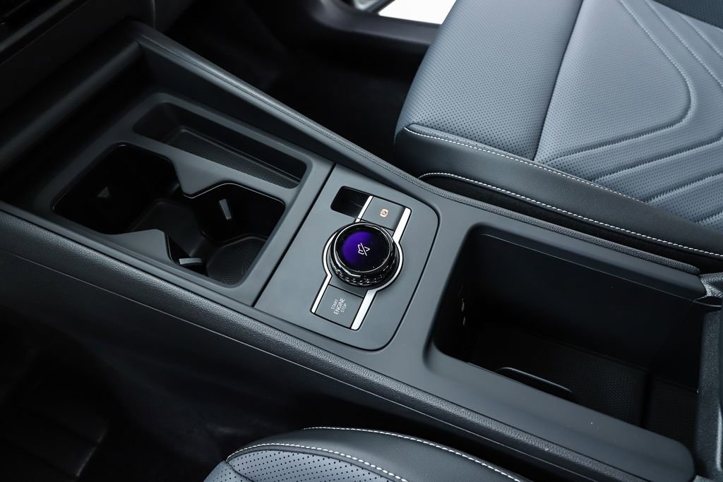 New 2026 Volkswagen Tiguan SE image 24