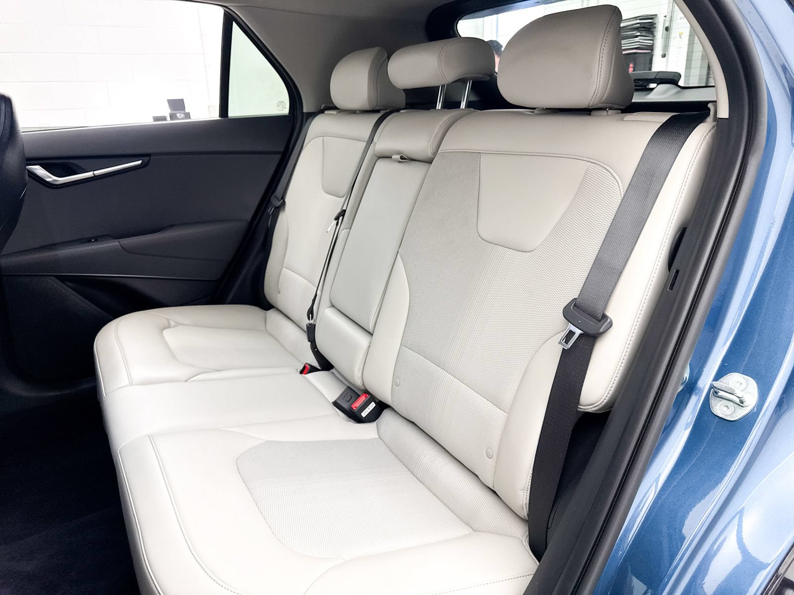 Certified 2025 Kia Niro EX Touring FWD image 31