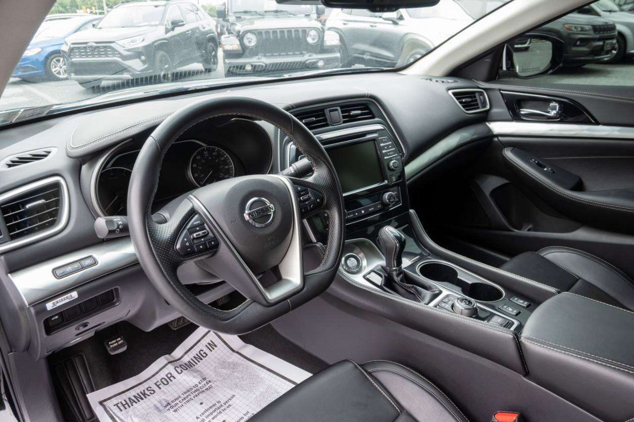 Used 2022 Nissan Maxima SV w/ Floor Mat Group FWD image 16
