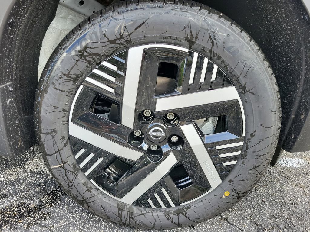 New 2026 Nissan Kicks SV image 9