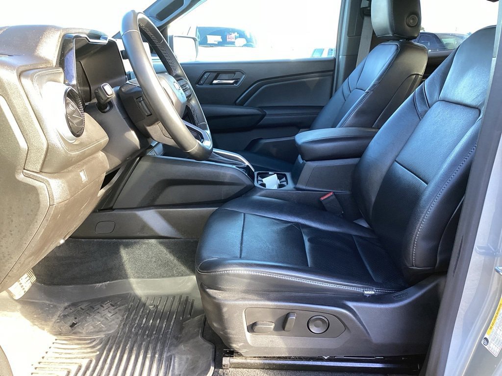 Used 2023 Chevrolet Colorado LT w/ LT Convenience Package II image 9