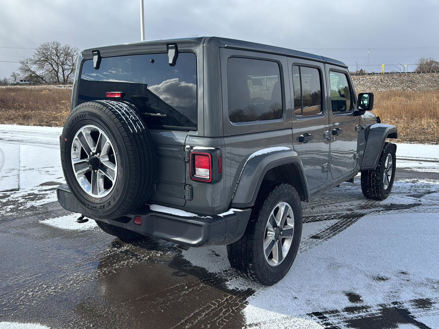 Used 2023 Jeep Wrangler Sahara image 5