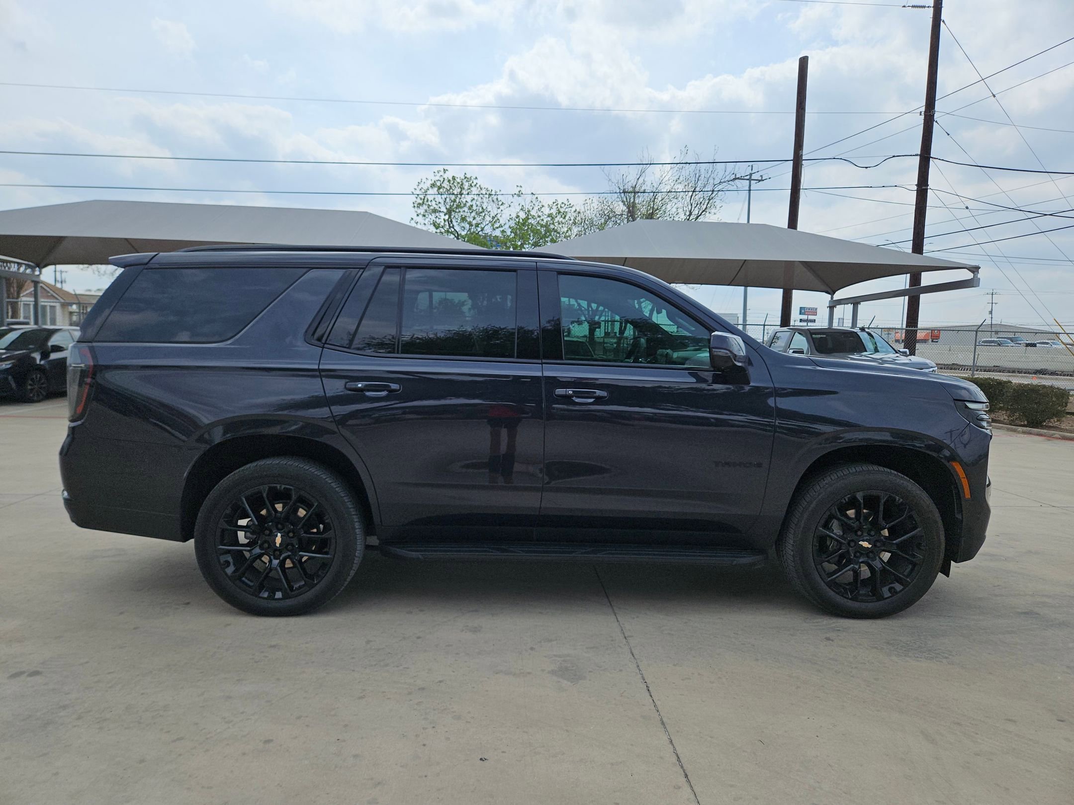 Used 2025 Chevrolet Tahoe RST w/ RST Capability Package image 2