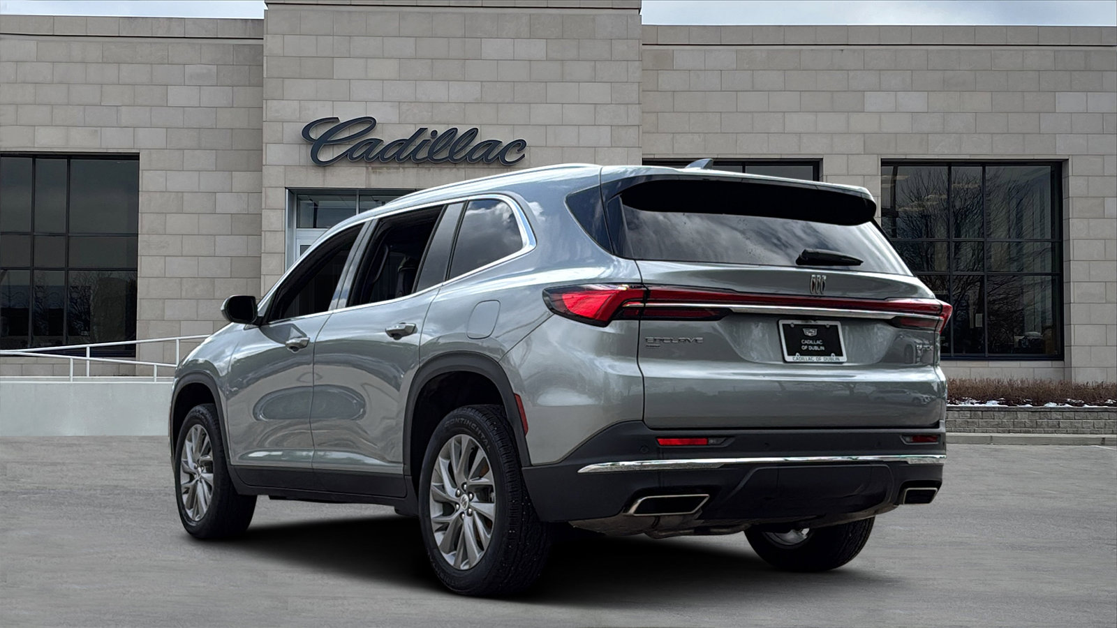Used 2025 Buick Enclave Preferred AWD/4WD image 4