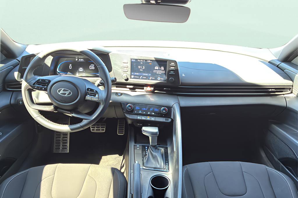 Certified 2025 Hyundai Elantra Sport image 16