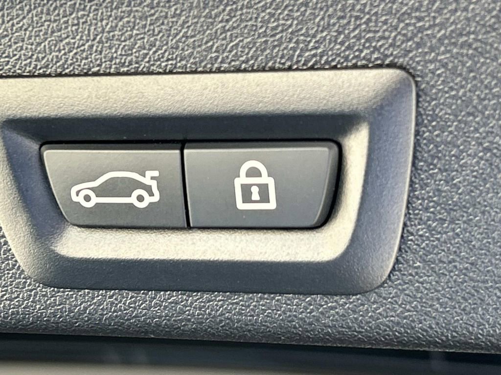 Used 2022 BMW X5 sDrive40i w/ Premium Package image 15