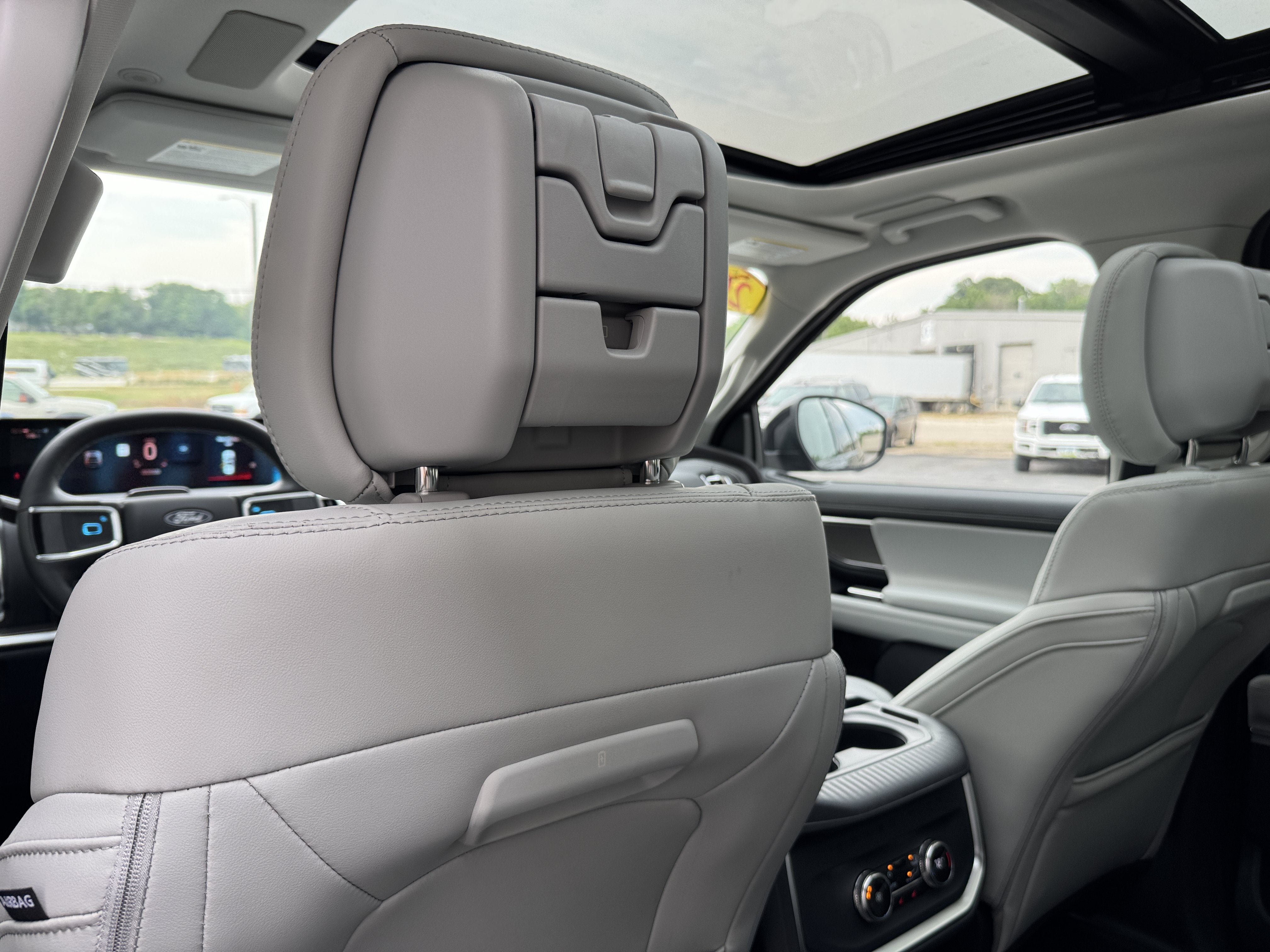 New 2027 Ford Expedition Max Platinum AWD/4WD image 35