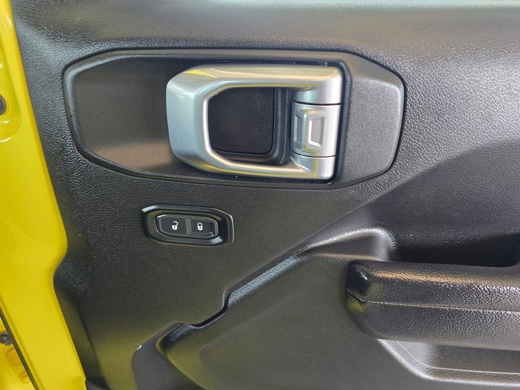 Used 2024 Jeep Wrangler Willys image 25