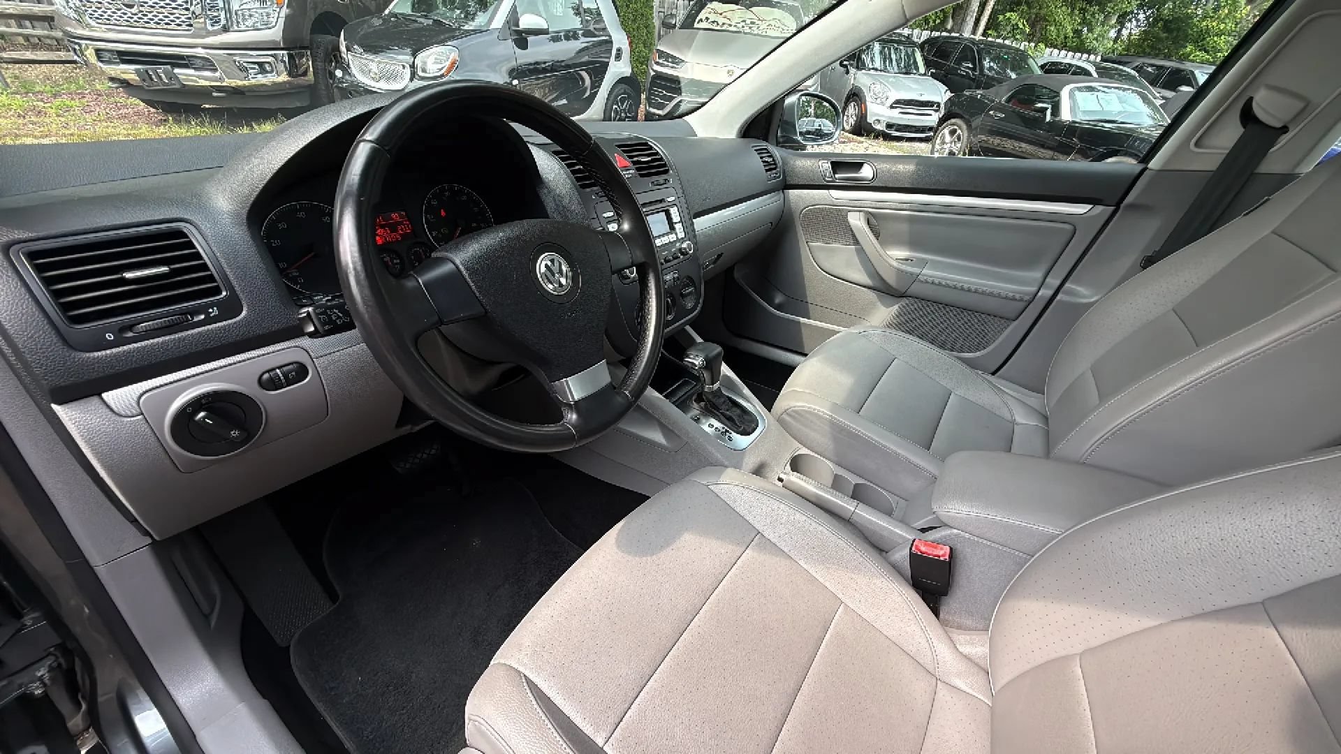 Used 2009 Volkswagen Jetta SE FWD image 34