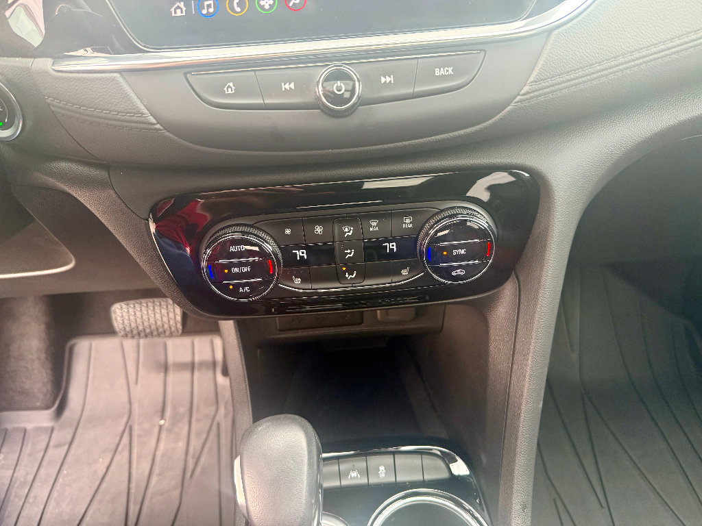 Used 2022 Buick Encore GX Essence w/ Experience Buick Package FWD image 18