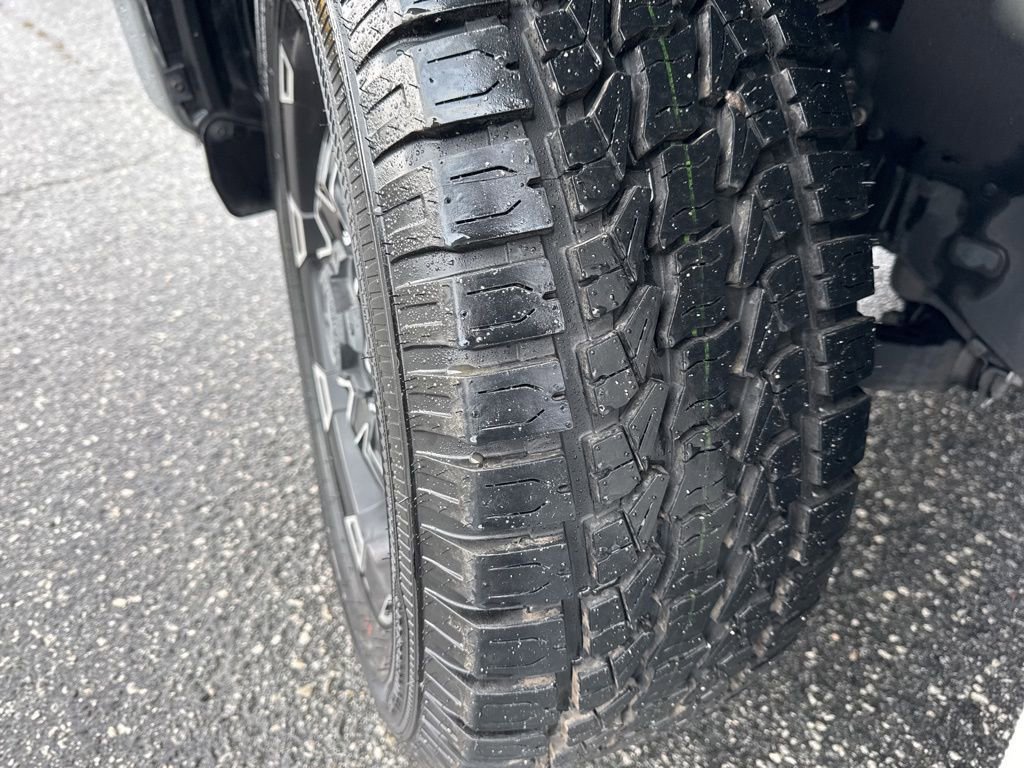 Used 2016 Toyota Tundra SR5 w/ SR5 Upgrade Package image 29