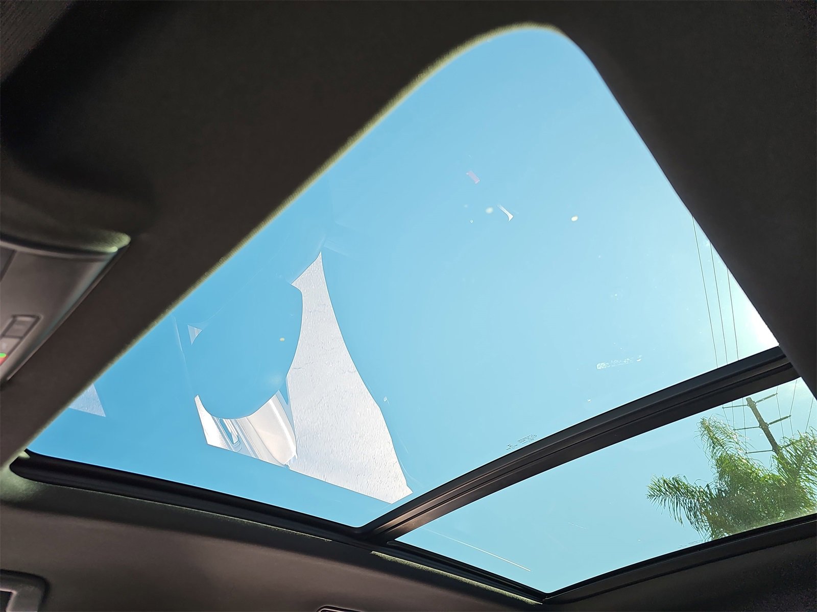 Used 2021 Volkswagen Atlas Cross Sport SE w/ Panoramic Sunroof Package image 31