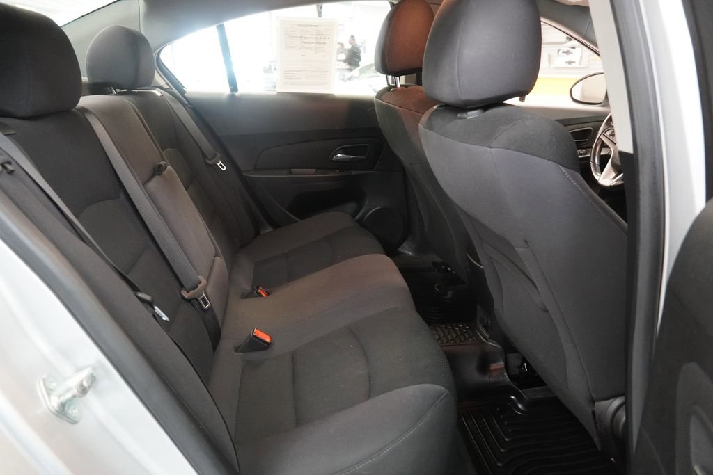 Used 2013 Chevrolet Cruze LT image 27