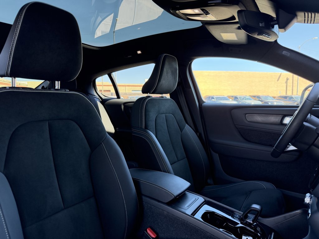 Used 2023 Volvo C40 P8 Recharge Plus w/ Protection Package Premier image 43