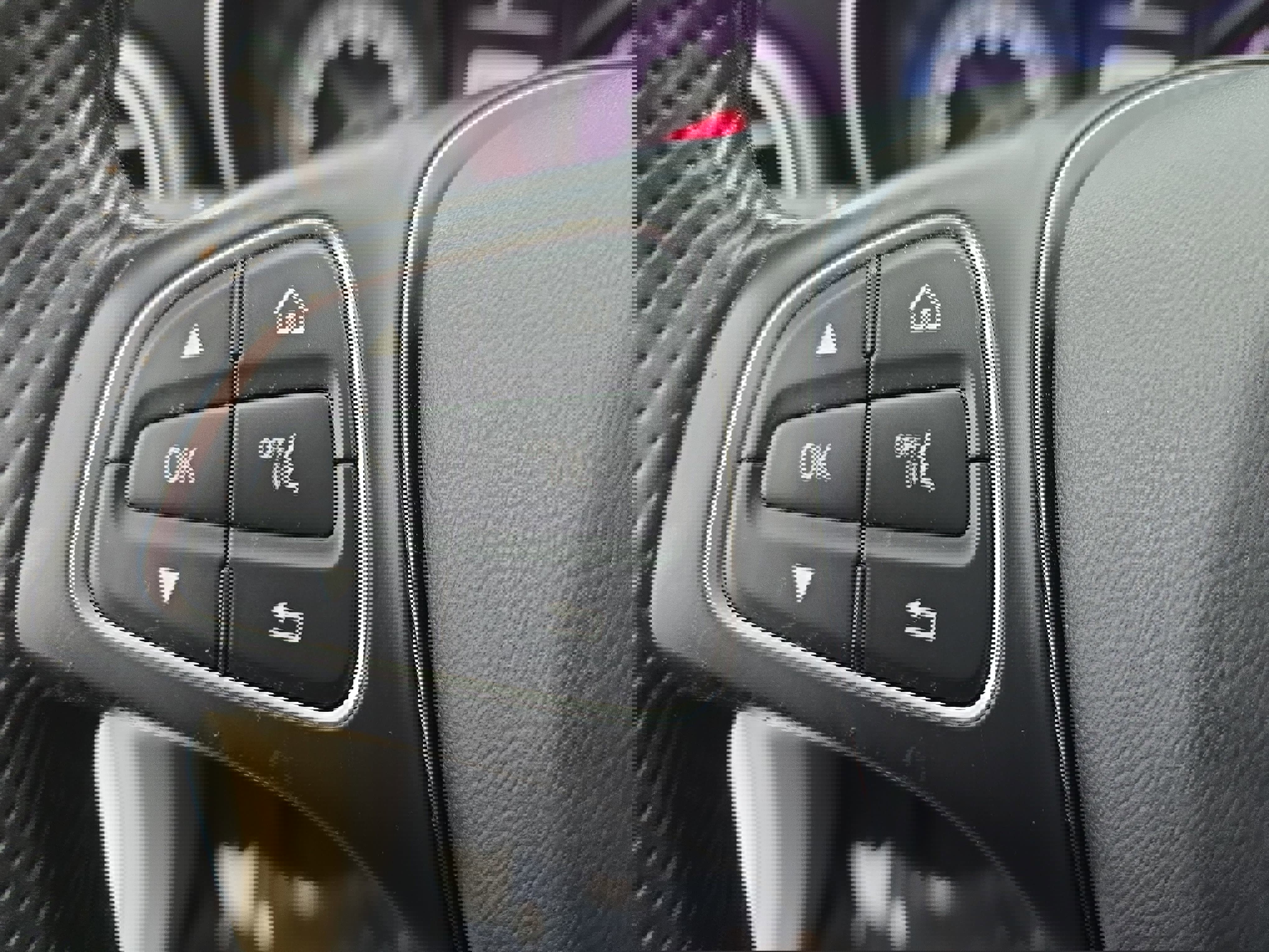 Used 2017 Mercedes-Benz GLC 300 4MATIC image 17