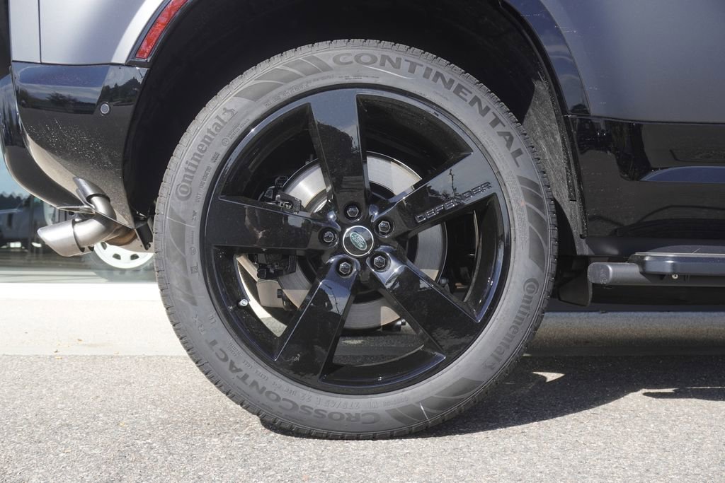 New 2025 Land Rover Defender 110 V8 image 31