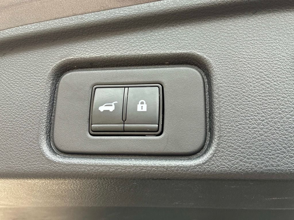 Used 2023 Nissan Pathfinder SL w/ SL Premium Package AWD/4WD image 13