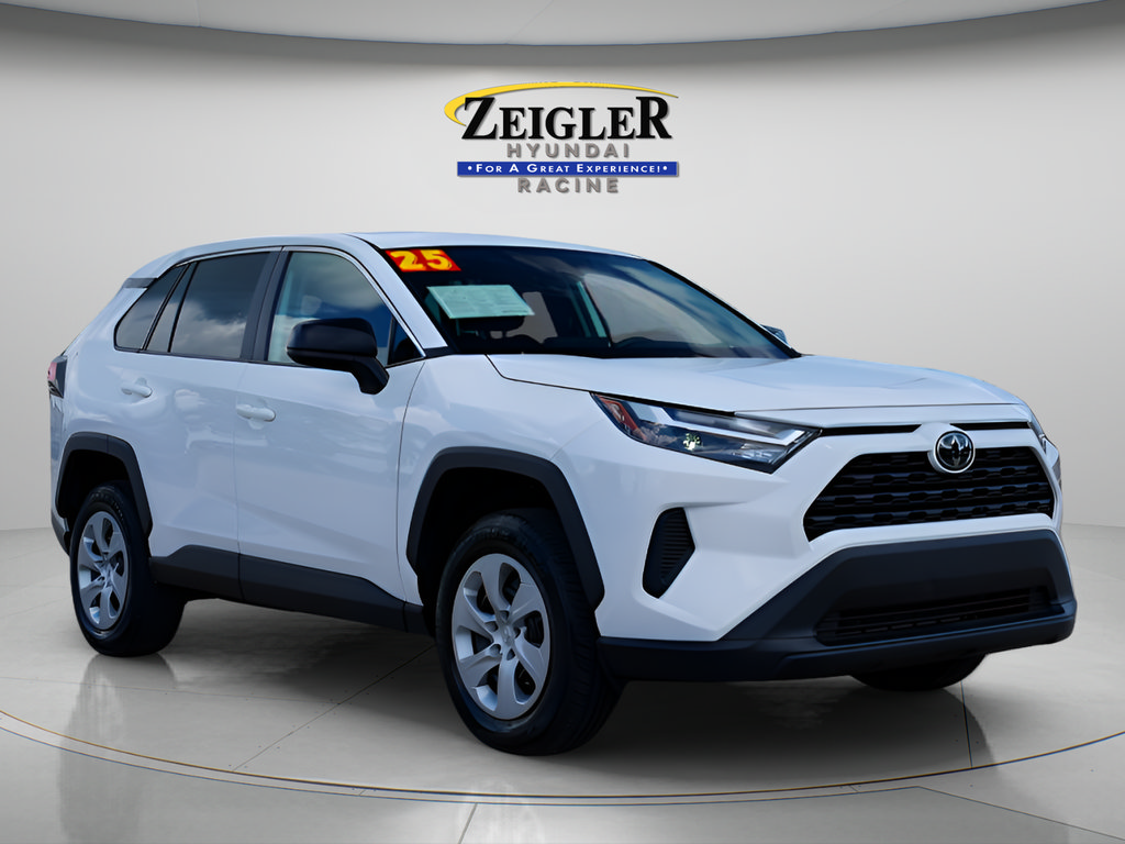 Used 2025 Toyota RAV4 LE AWD/4WD image 1