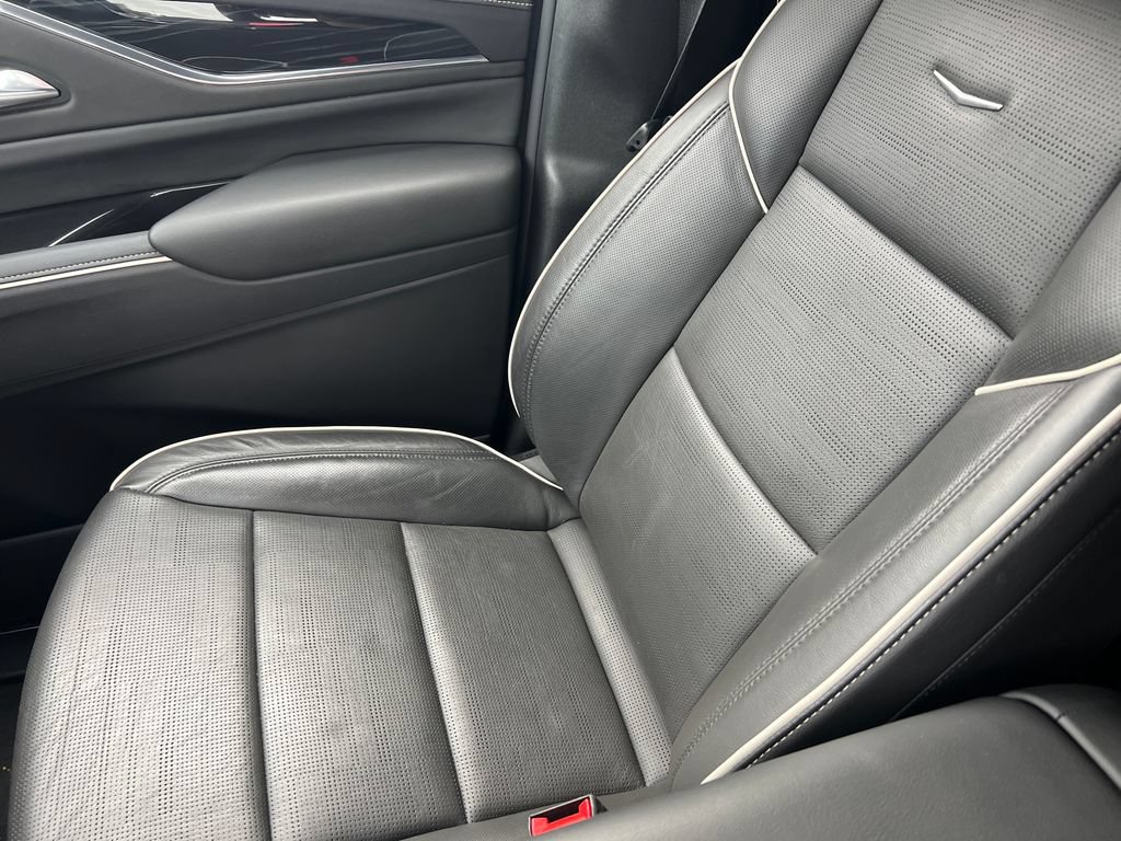 Certified 2024 Cadillac Escalade Sport w/ LPO, ONYX Package AWD/4WD image 45