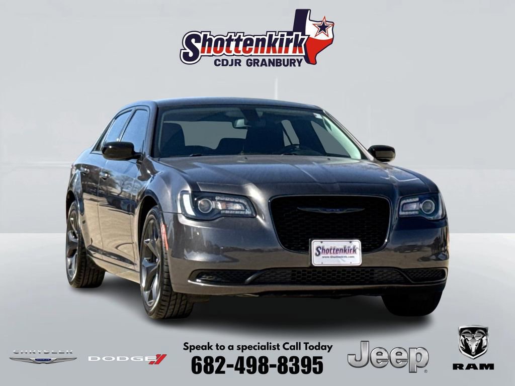 Used 2023 Chrysler 300 Touring w/ Sport Appearance Package image 1