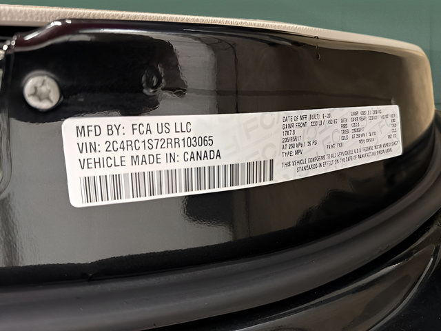 Used 2024 Chrysler Pacifica Limited FWD image 29