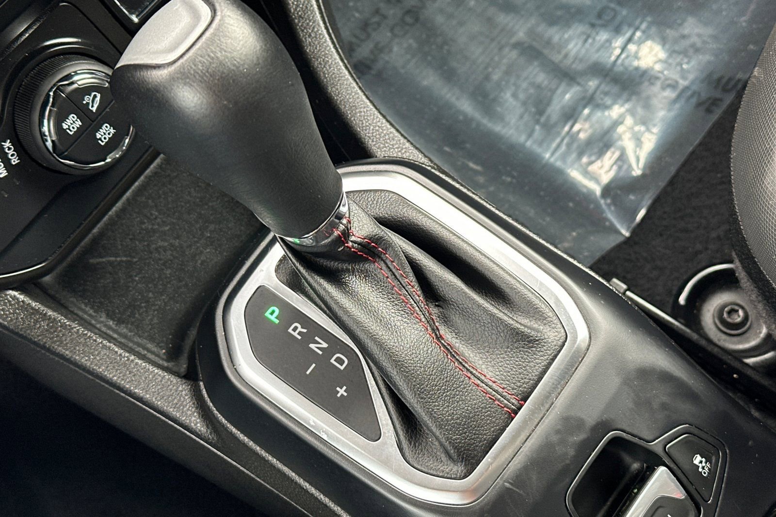 Used 2023 Jeep Renegade Trailhawk image 21