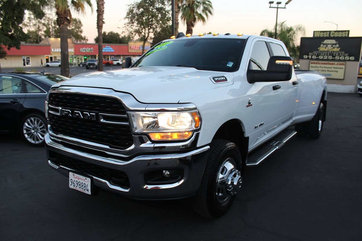 Used 2023 RAM 3500 Big Horn w/ Level 1 Equipment Group AWD/4WD image 4