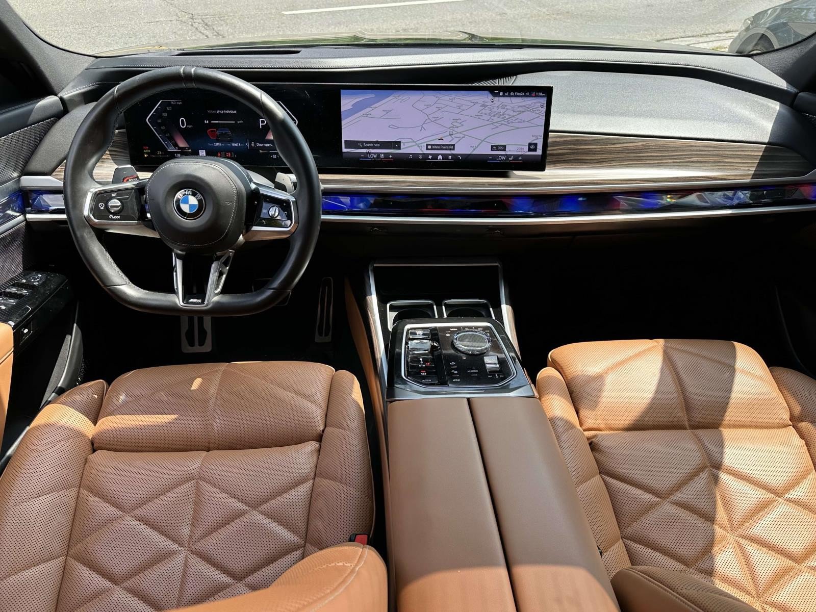 Used 2023 BMW 740i w/ Parking Assistance Package RWD image 15