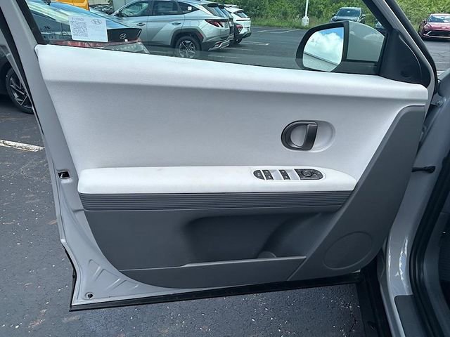 New 2025 Hyundai Ioniq 5 SEL image 17