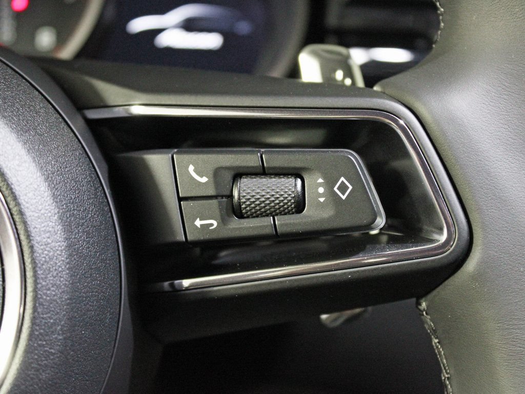 Certified 2026 Porsche Macan AWD/4WD image 24