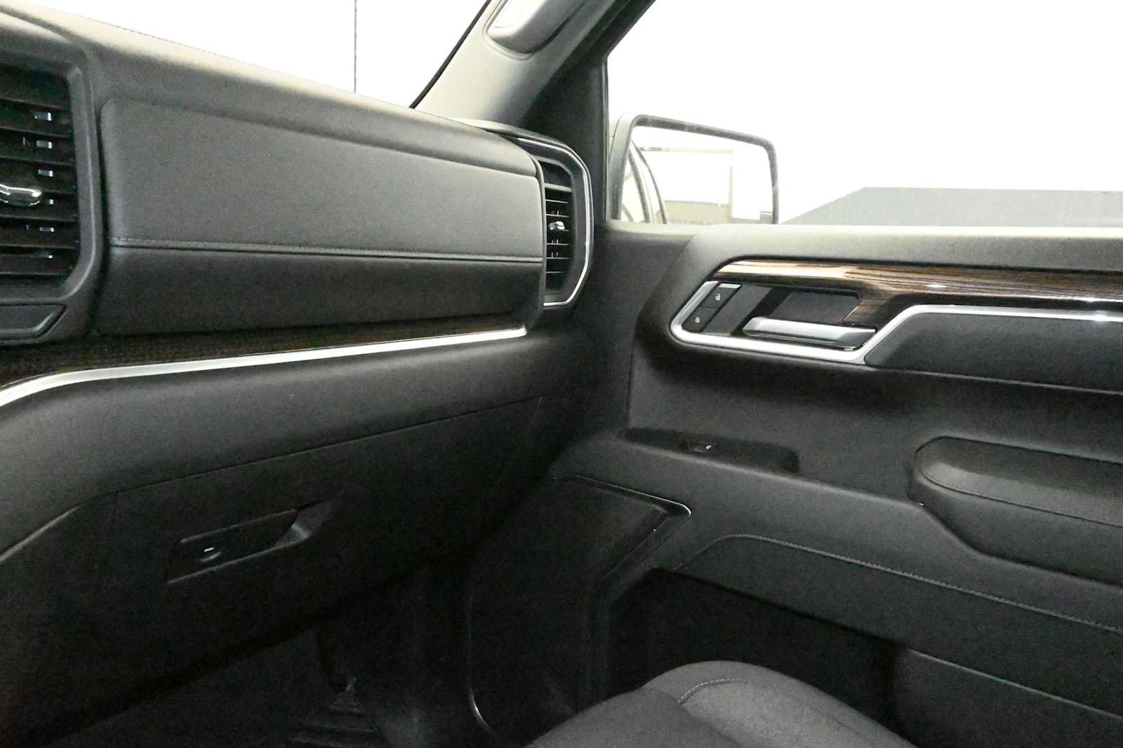 Used 2026 Chevrolet Silverado 1500 RST AWD/4WD image 15