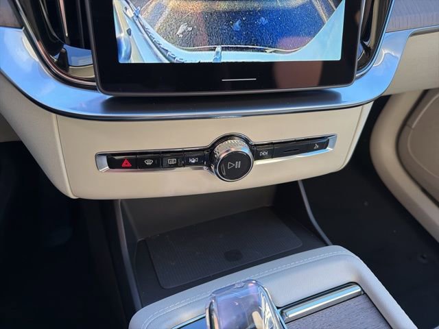 New 2026 Volvo XC40 B5 Ultra w/ Protection Package Premier image 17