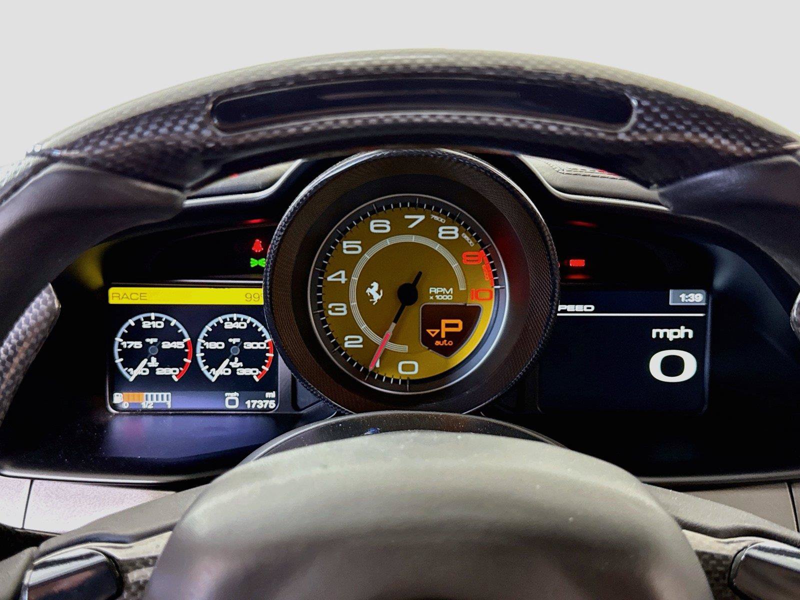 Used 2011 Ferrari 458 Italia Coupe RWD image 20