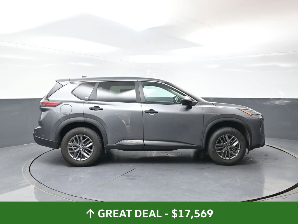 Used 2024 Nissan Rogue S FWD image 3