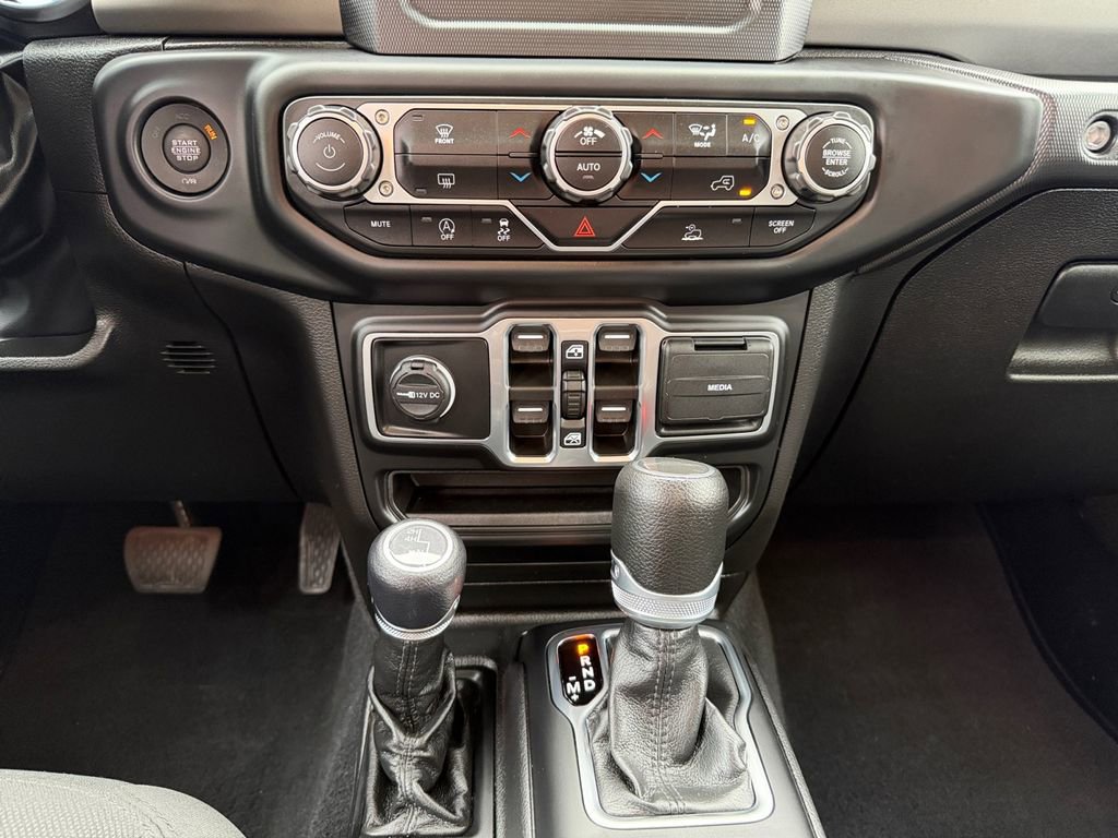 Used 2022 Jeep Gladiator Sport image 24