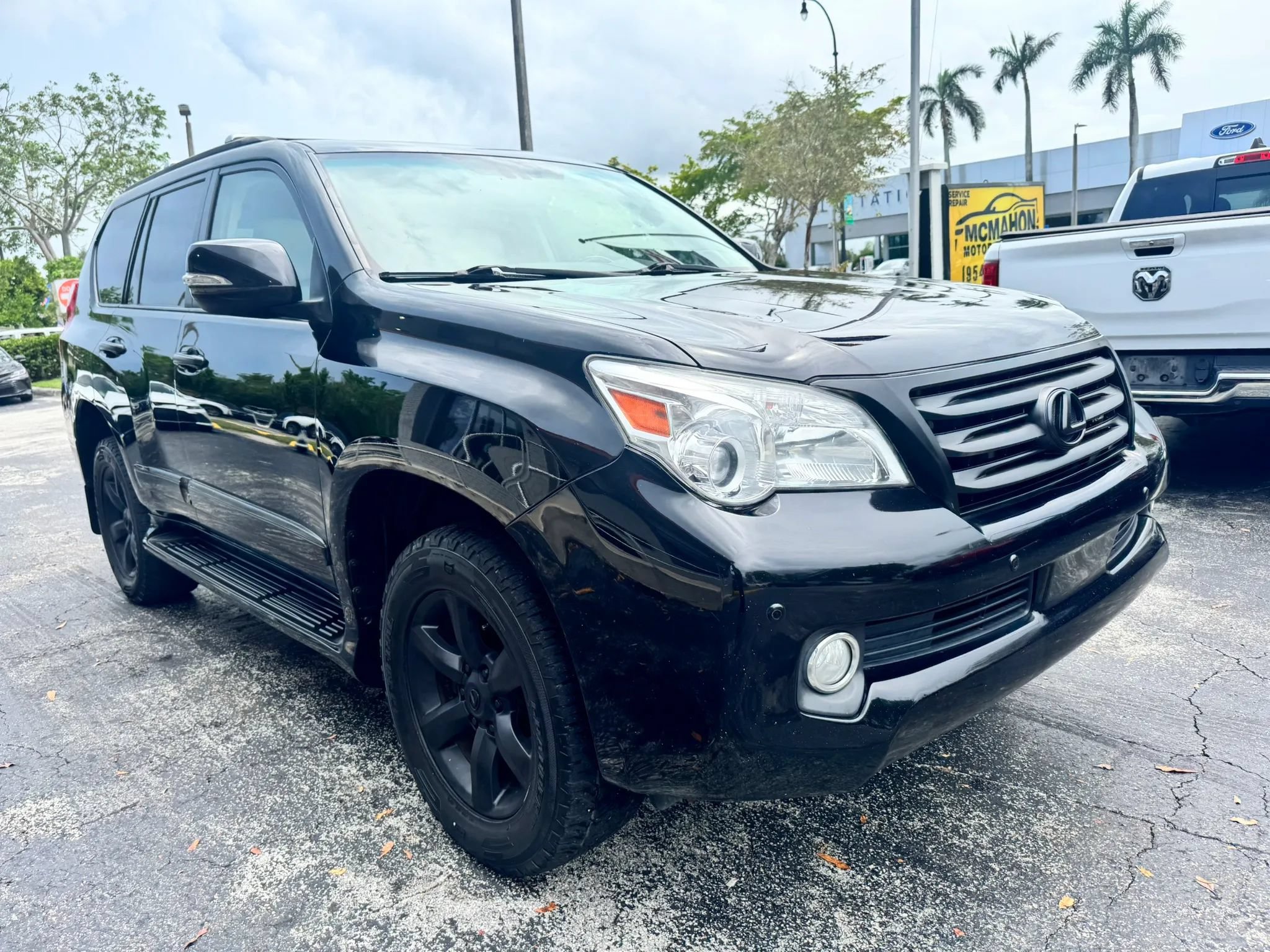 Used 2013 Lexus GX 460 w/ Comfort Plus Pkg AWD/4WD image 3