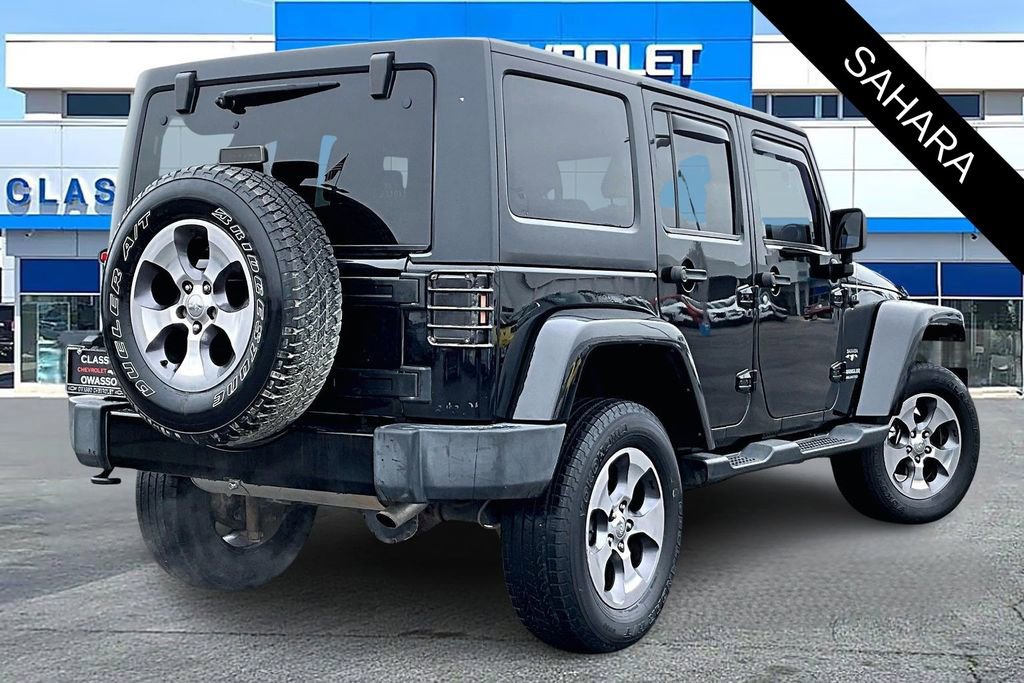 Used 2016 Jeep Wrangler Unlimited Sahara w/ Connectivity Group image 5
