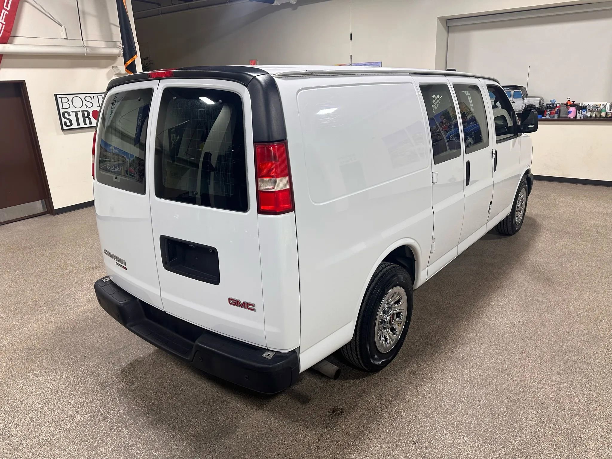 Used 2013 GMC Savana 1500 AWD image 9