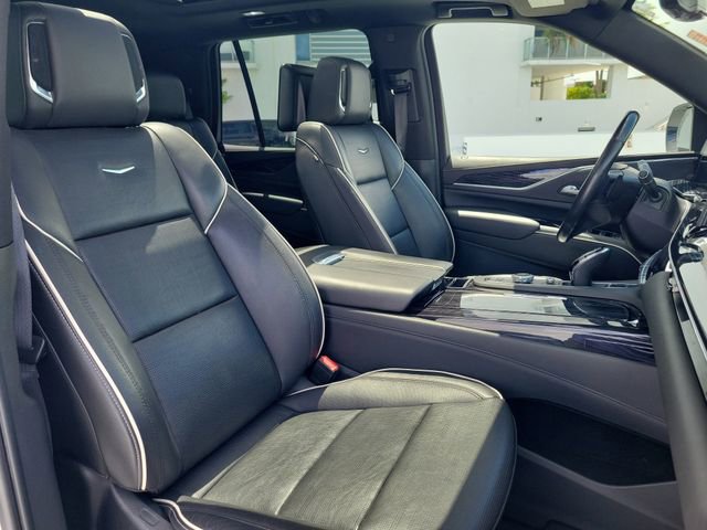 Certified 2021 Cadillac Escalade Sport w/ LPO, Illumination Package AWD/4WD image 21
