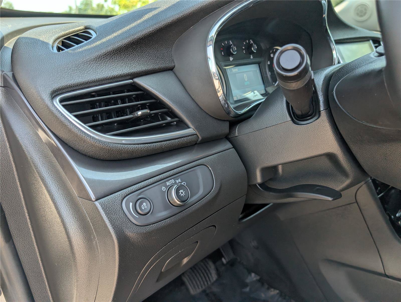 Used 2021 Buick Encore Preferred w/ Safety Package II FWD image 21