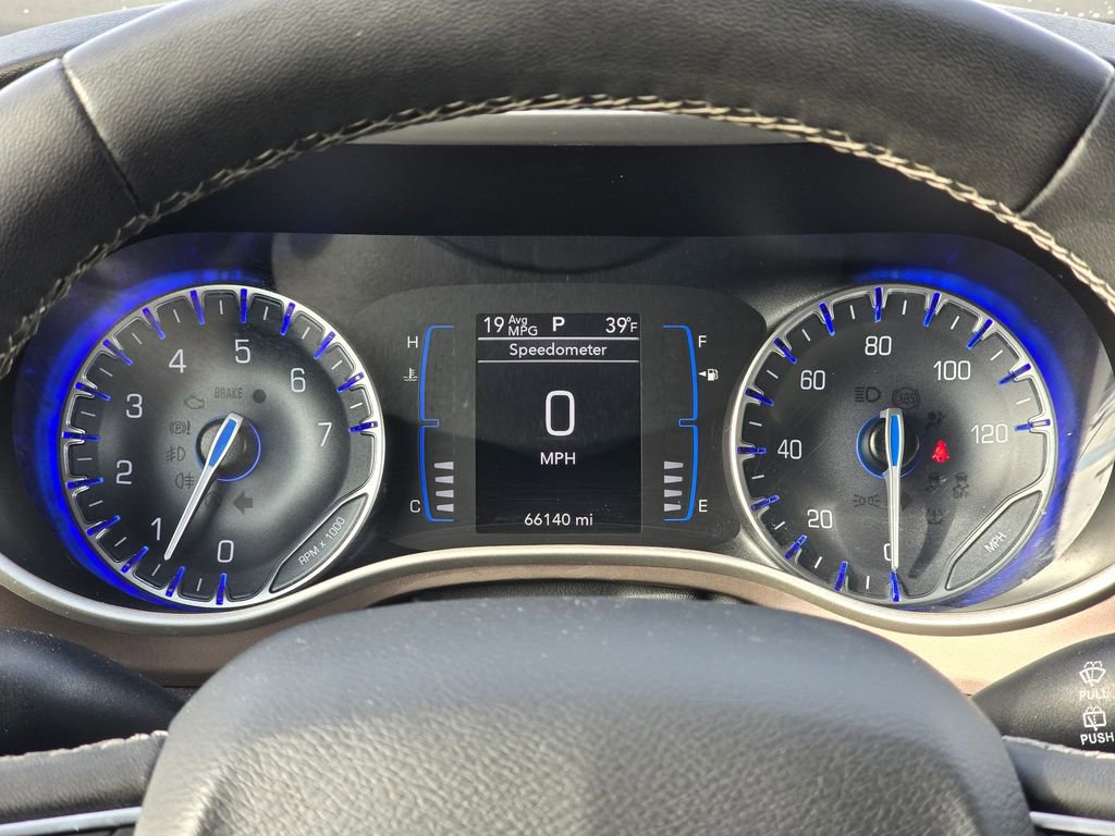 Used 2023 Chrysler Voyager LX image 25