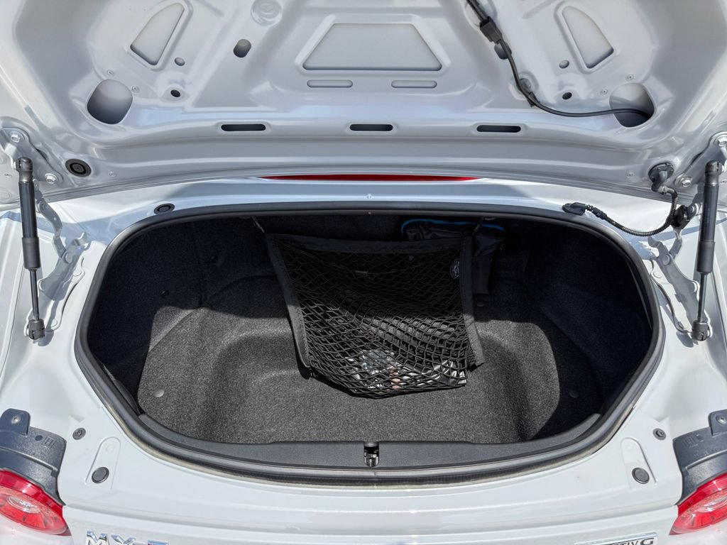 Used 2024 MAZDA MX-5 Miata Grand Touring RWD image 18