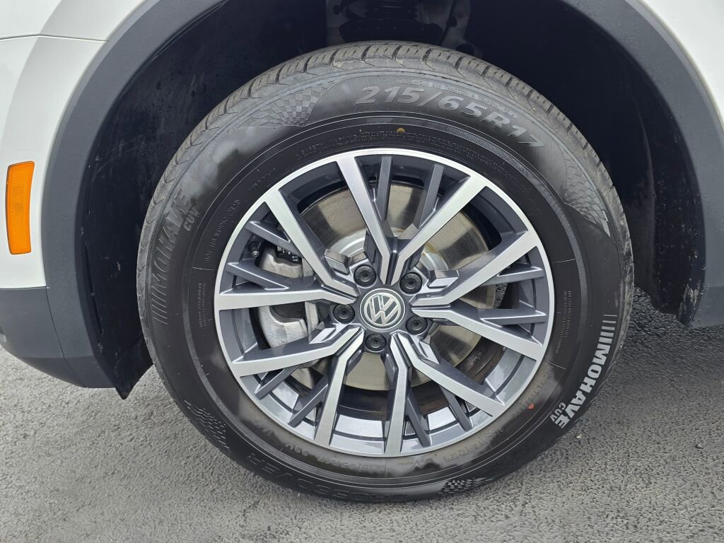 Used 2020 Volkswagen Tiguan SE image 12